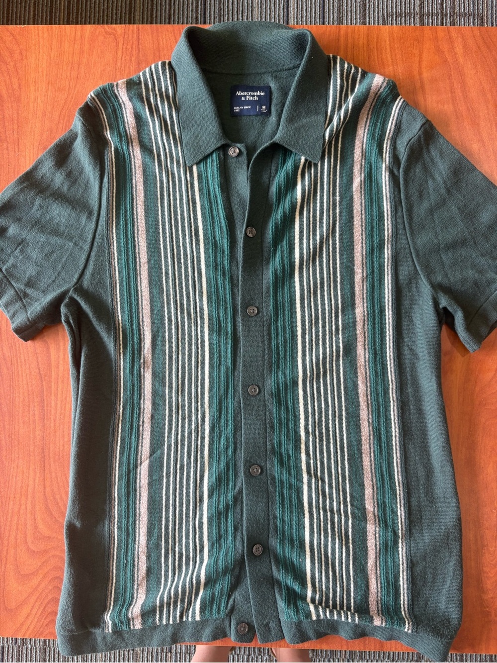 Abercrombie & Fitch Green Short-Sleeve Button-Up Shirt with Cream & Tan Stripes